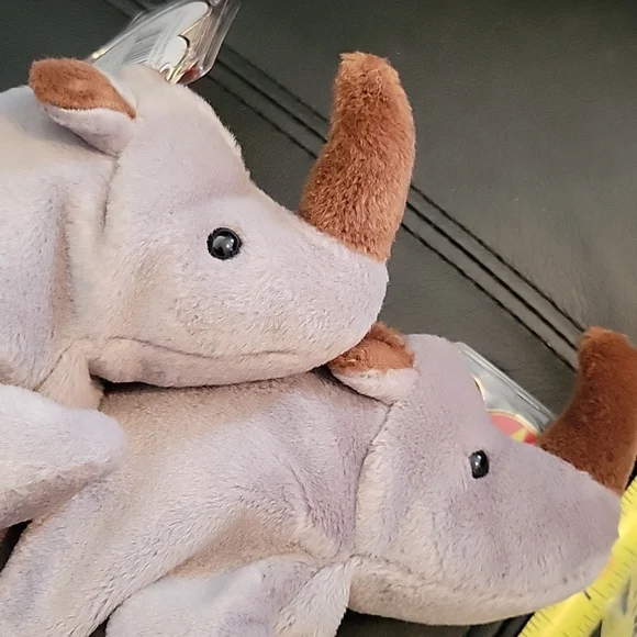 SOLD Rhinoceros 🦏🦏 - Picture 15 of 15